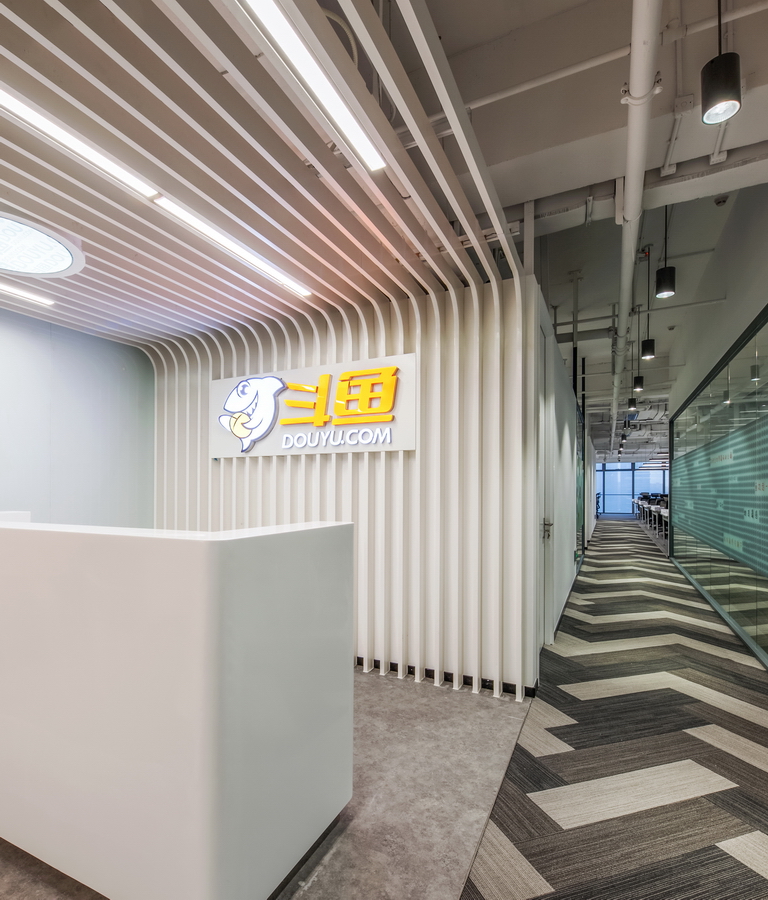 鬥魚TV辦公室裝修設計 logo牆-pc